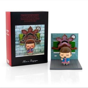 Stranger Things diorama collectible - Eleven vs demogorgon